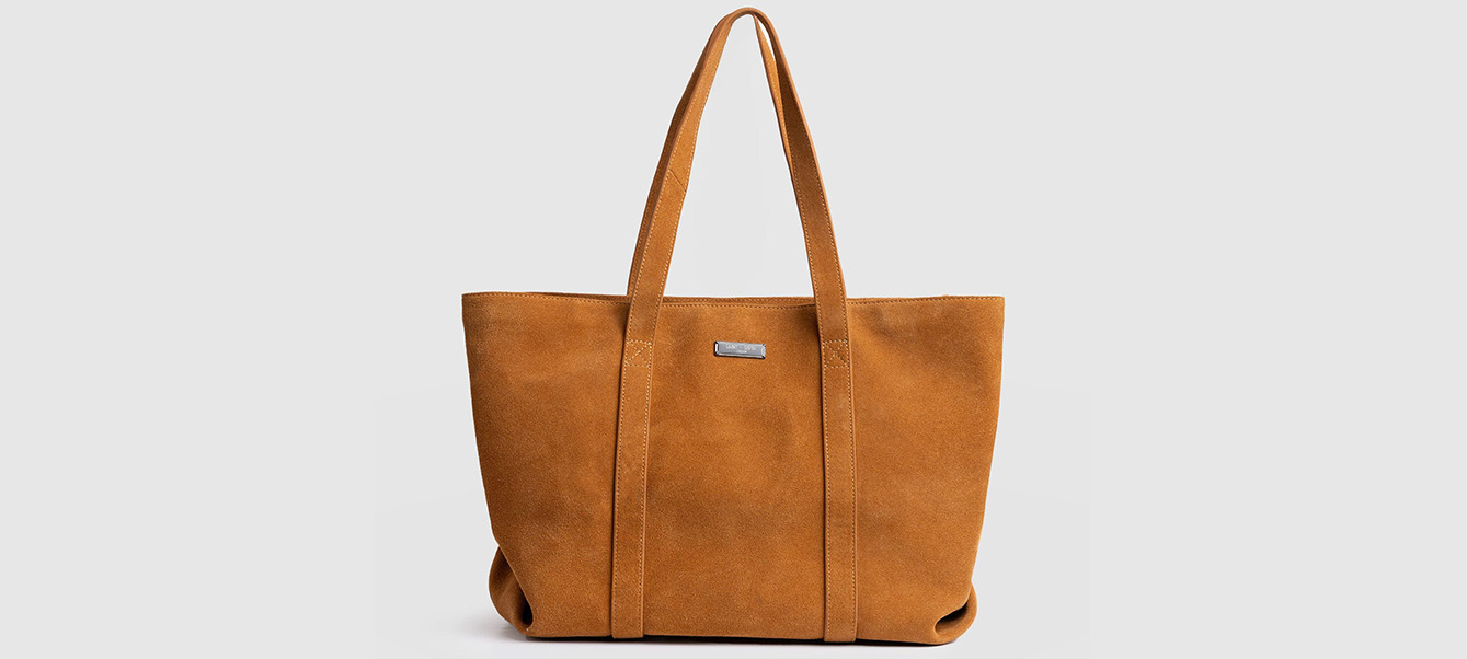 The Most Underrated Bag in My Wardrobe Carries the Rhythm of My Entire Day